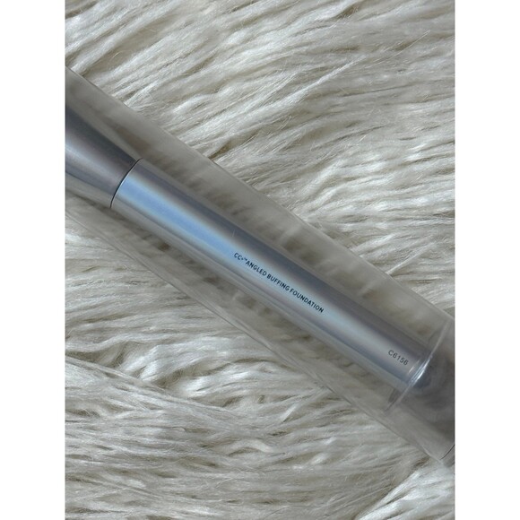 It Cosmetics Heavenly Luxe Angled Buffing Foundation Brush C6156 - Picture 6 of 7